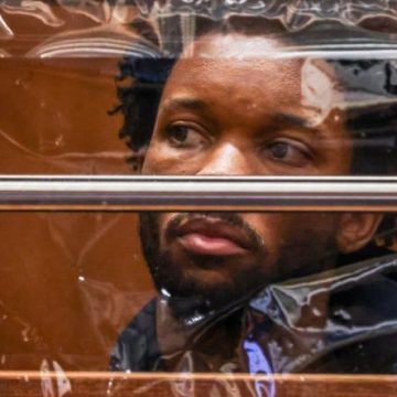 Le chanteur D4vd renvoyé en procès pour meurtre aux États-Unis