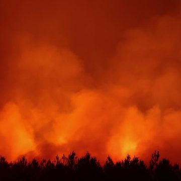 d5e38139-f367-448d-b8ee-e265d7797838 Évacuations massives en Gironde face à l’incendie