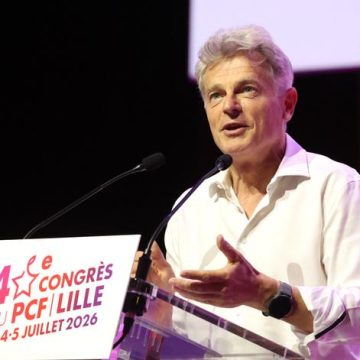 d7393b08-282c-487c-92c4-f8f012318c83 Fabien Roussel réélu à la tête du Parti communiste français