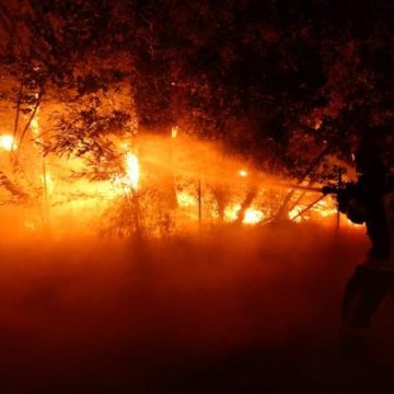 eb1f8d01-fbb0-4cc8-86dd-5ba0282e89ab 35 000 évacuations au Cap-Ferret à cause d’un incendie