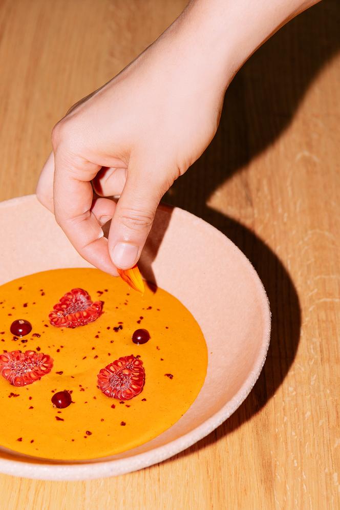 f0885586-eaee-4704-9924-0468bea9ab49 Délices de Cheffes : Velouté de Poivrons Rouges par Emily Dader