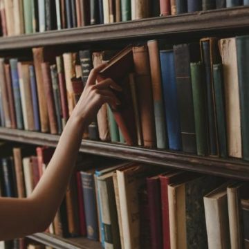 f5ed8050-f1ae-47c4-9665-ce9fbd899051 Un livre retourné à une bibliothèque australienne après 150 ans