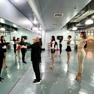 School for beauty queens in the Philippines Les Philippines : Un berceau pour les Reines de Beauté