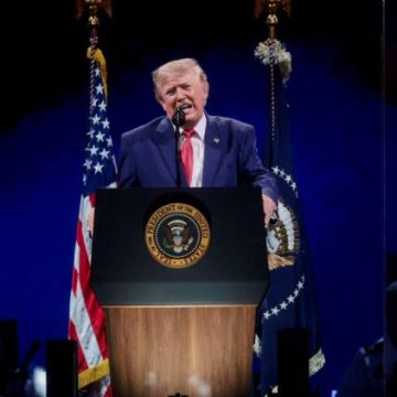 faad8e2c-5946-47ad-84e8-9aab180c04b1 Discours patriotique de Donald Trump pour les 250 ans des États-Unis
