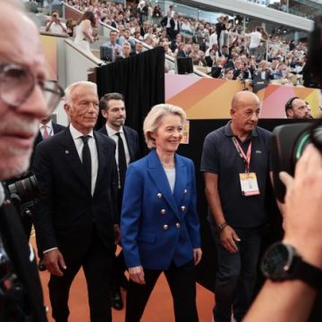 0991a97f-93f1-4b32-a1f0-e8601311ecb5 La présidente de la Commission européenne répond aux critiques du Medef