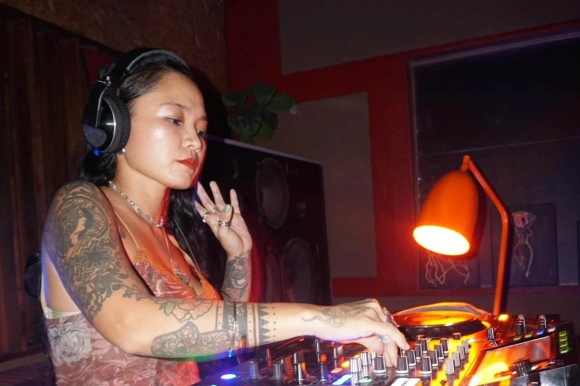 0a331cbe-5579-42f3-a9f6-b28186a636de Les femmes DJ en Asie s’unissent pour s’imposer