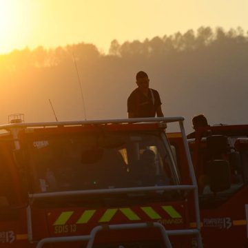 Les incendies continuent de menacer plusieurs régions en France