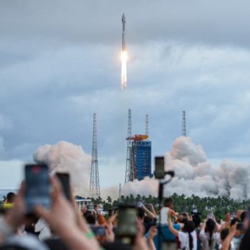 149ba6a0-be81-4efb-9d3d-a89fbf0ada3f La Chine reporte une mission cruciale vers la Lune pour rechercher de l’eau