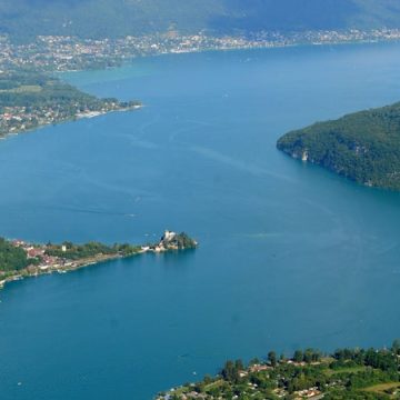 Découverte d&rsquo;une Arme au Lac d&rsquo;Annecy: Avancées dans l&rsquo;Affaire de la Tuerie de Chevaline