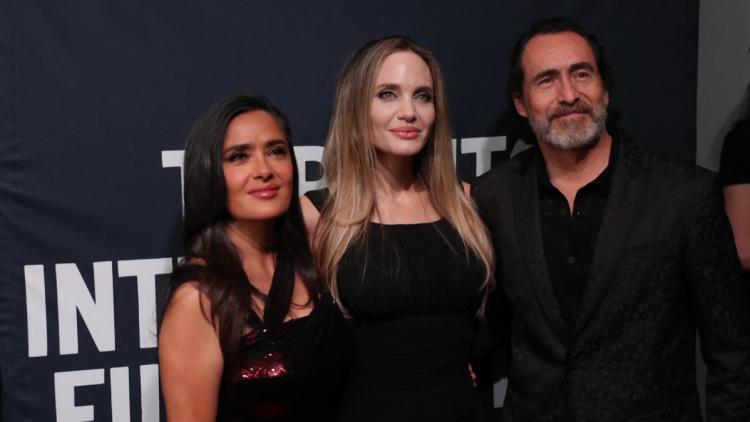 18d54b89-39ff-4cdf-9dc9-ee6f367d9609 Les Défis et Réalisations de Salma Hayek et Angelina Jolie pour «Without Blood»