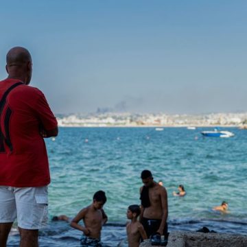 Daily Life in Tyre Lebanon Retour difficile à la normale pour les plages de Tyr après le cessez-le-feu