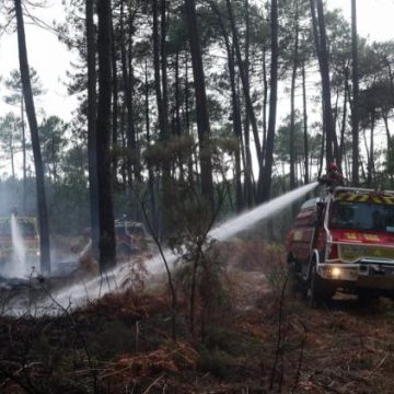 Les pompiers en grève pour demander des moyens supplémentaires face aux incendies