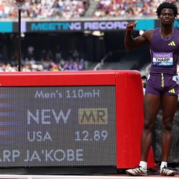 Ja&rsquo;Kobe Tharp bat le record du monde du 110 m haies