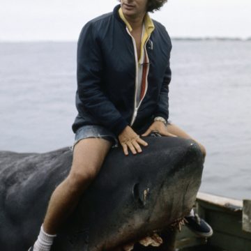 On the set of Jaws Spielberg et Le Succès Des Dents De La Mer