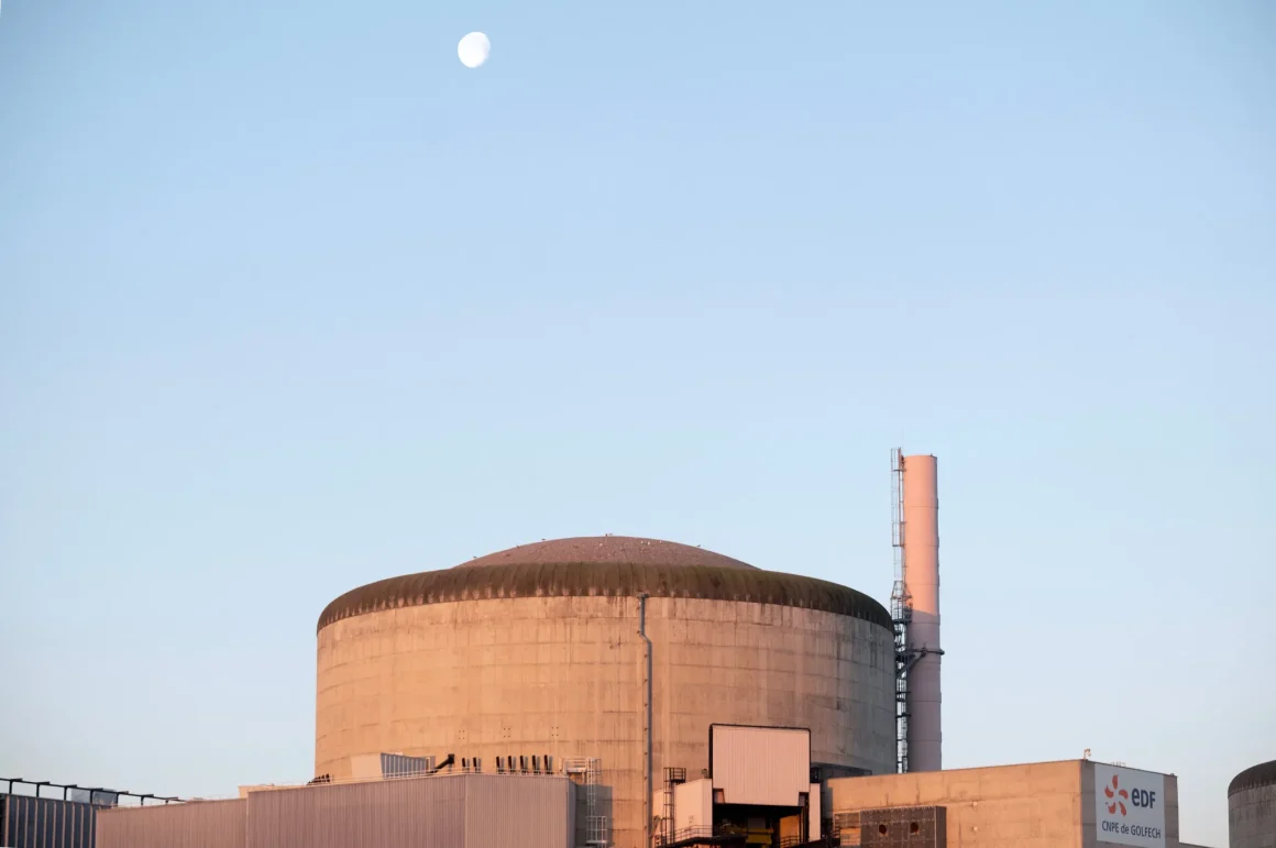 2277aa2f-229d-4545-8104-ca04093faa43 Effets de la Chaleur sur les Centrales Nucléaires