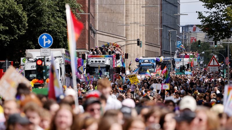 237d73fc-d501-4492-8aff-ab6dd0f0135a Marche des fiertés à Hambourg : plus de 100 000 personnes après l’attentat de Berlin