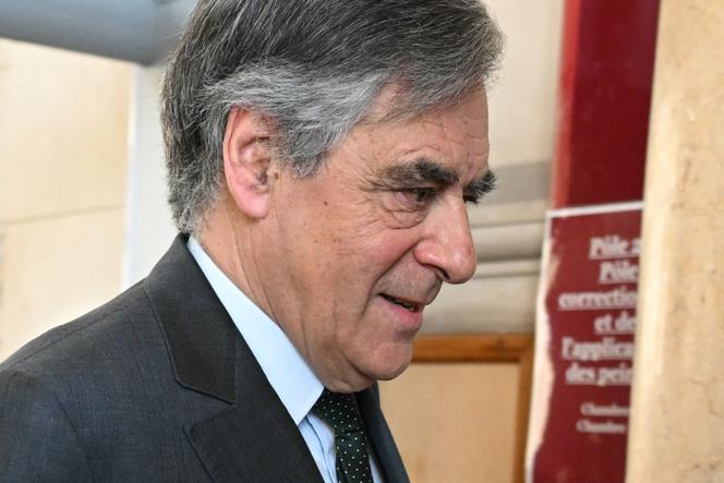 262e8e0f-6ab7-4522-ac0d-90a0f6911bc7 Suspension de François Fillon de la Légion d’honneur et de l’ordre national du Mérite