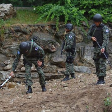 EOD training of ROK United Nations Peacekeepers Les défis des mines explosives à la frontière coréenne