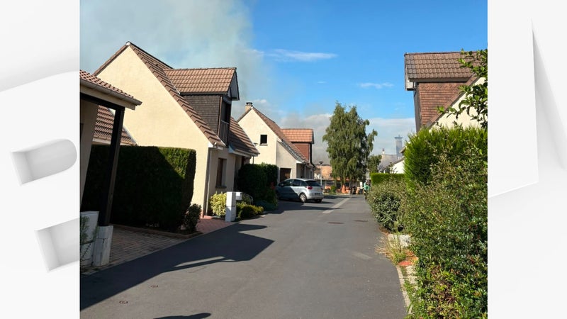 2ff27101-ce96-42cf-b84e-8454df3fcb70 Incendie à Isneauville : 35 personnes relogées après un feu maîtrisé