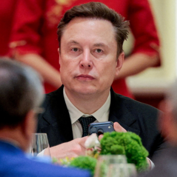 333883da-5d6f-4a82-bb2f-5bcbf589c3a3 Tensions entre Elon Musk et Marine Tondelier sur le réseau X