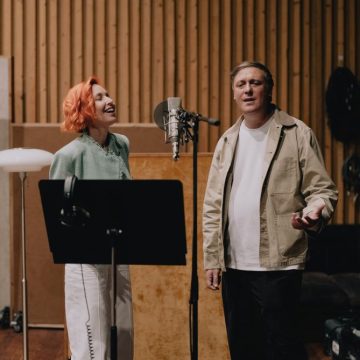 Enregistrement de la chanson officielle de la venue du Pape en F Natasha St-Pier et Grégory Turpin en Studio pour le Pape