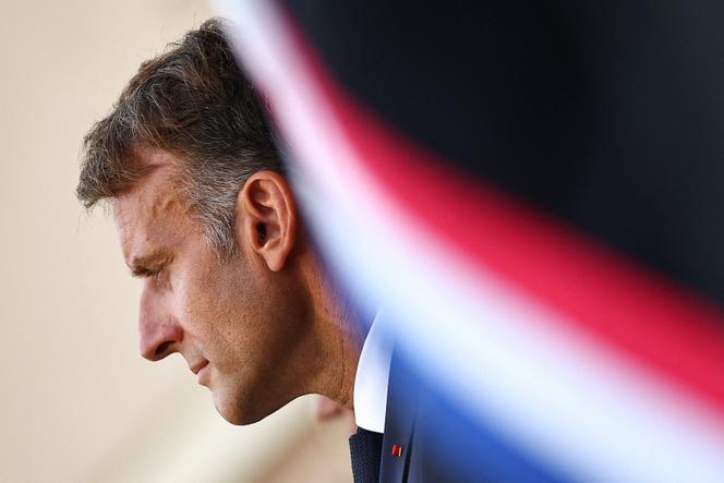 35d55be9-01b2-4e05-9093-e3f9e19e53c0 La participation d’Emmanuel Macron à la cérémonie de Bormes-les-Mimosas