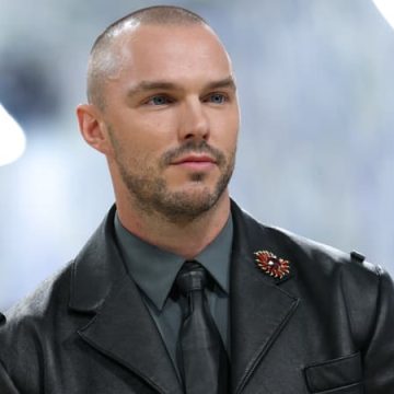 3748ff43-75f5-4370-8c1a-fc2337b3cbb2 Nicholas Hoult dans la saison 2 de la série HBO Harry Potter