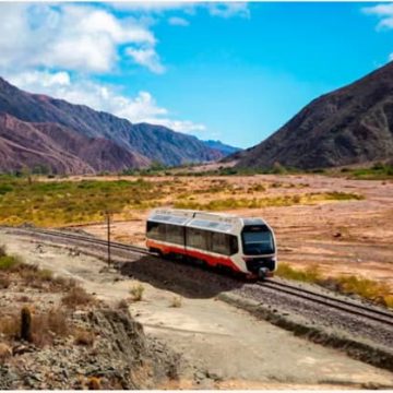3a37a78f-0e67-4a24-9e2c-23a93170e9ea Train Solaire Transforme Expérience Touristique en Argentine