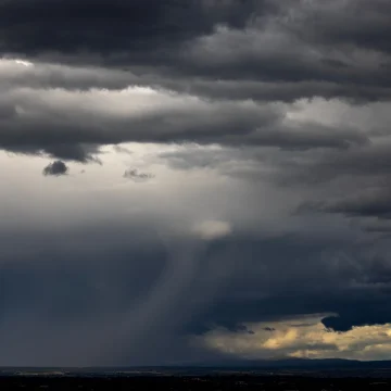 Comprendre le Paradoxe de la Pluie : Faut-il Courir ou Marcher ?
