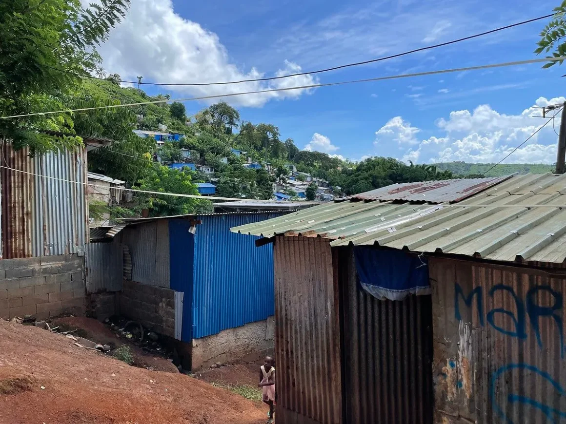 498111fb-d3c6-464d-a97c-a15b81fff5e3 La Jeunesse de Mayotte face aux Défis Éducatifs et Économiques