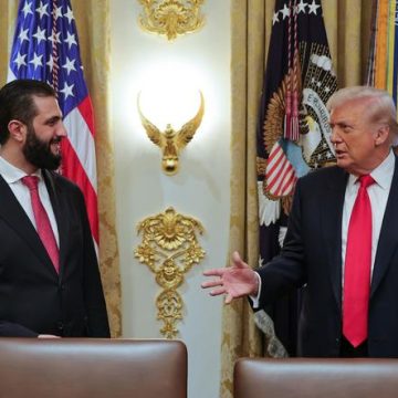 49d2a255-33a0-4045-9e65-d21e7901bb61 Les États-Unis retirent la Syrie de leur liste des pays soutenant le terrorisme