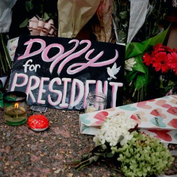 The U.S. Remembers Dolly Parton Hommage à Dolly Parton, Légende de la Musique Country
