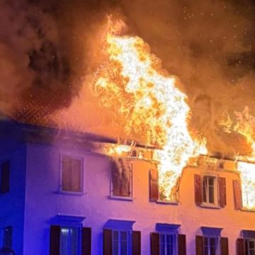 Incendie dévastateur dans un immeuble à Thusis, Canton des Grisons