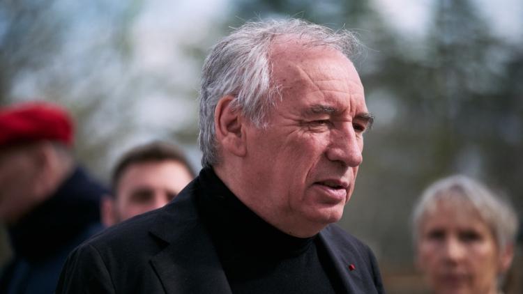 57ba8e5f-3d98-480d-b650-7e8694dab47e François Bayrou alerte sur un duel RN-LFI en 2027