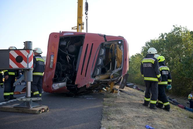 5ca8f2c2-4498-4140-a1b6-a69c640b4f13 Accident de car tragique en Hongrie