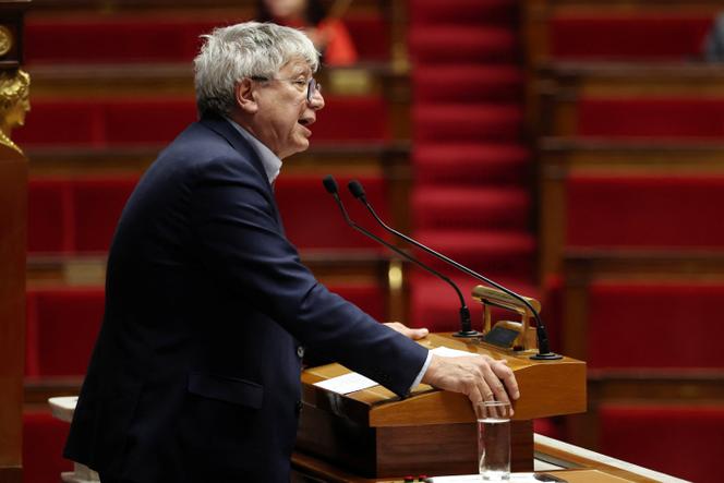 639b6ec7-4164-4192-b8a7-1fc120956d3e Appel à une session extraordinaire du Parlement pour financer la lutte contre les incendies
