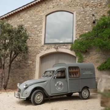 6ab5437c-6df9-4c39-a640-2b7e2749e23b Brad Pitt ouvre les portes de son domaine provençal