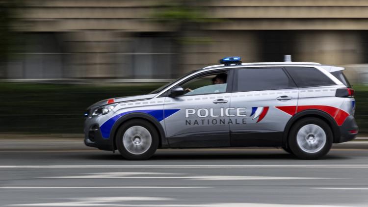 6b2a97ef-0f5f-4534-9113-8647893c1f13 Un homme armé interpellé à Montreuil