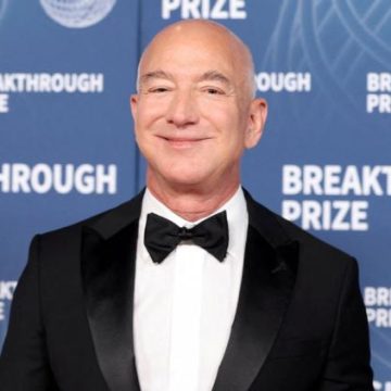 7085d2e6-1713-40a8-a64e-891853e5c9b2 Bezos investit dans Liverpool FC
