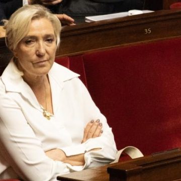 71f3c780-9ec7-4445-a216-7bdeca94a471 Marine Le Pen et la dette française : promesses électorales et critiques