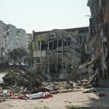 73534da4-7a34-4aad-bc08-e9f740eeb80a La situation en Ukraine: frappes, évacuations et tensions internationales