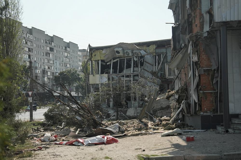 73534da4-7a34-4aad-bc08-e9f740eeb80a La situation en Ukraine: frappes, évacuations et tensions internationales