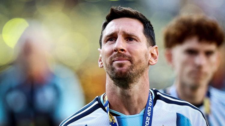 7acfb124-7ab1-4ae7-bac6-57e02fbdfdbe Lionel Messi confronté à son avenir après la perte de son père
