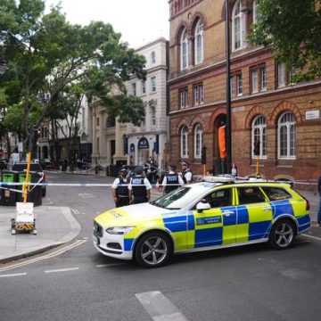 7cdedc50-72bf-43f7-bd57-6ebf61945f38 Une femme sans-abri inculpée pour agression à Londres