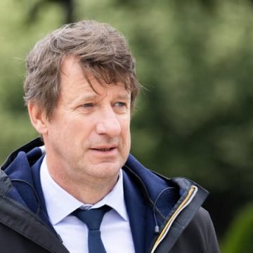 7ebe83a5-99a9-444b-aa00-b57ca6d09c00 Yannick Jadot appelle à un rassemblement social-écologiste