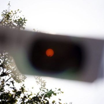 Solar eclipse Les Risques de l’Éclipse Solaire : Comment se Protéger Efficacement