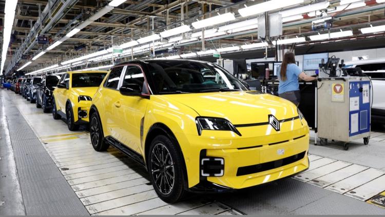 8696ffa8-690a-4de9-9bee-67738933489c Les voitures électriques représentent 35% du marché en juillet en France