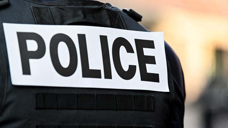 90c61a5f-f814-4436-92d3-3de0f1beee22 Incident à Épinal : un homme armé maîtrisé par un pompier