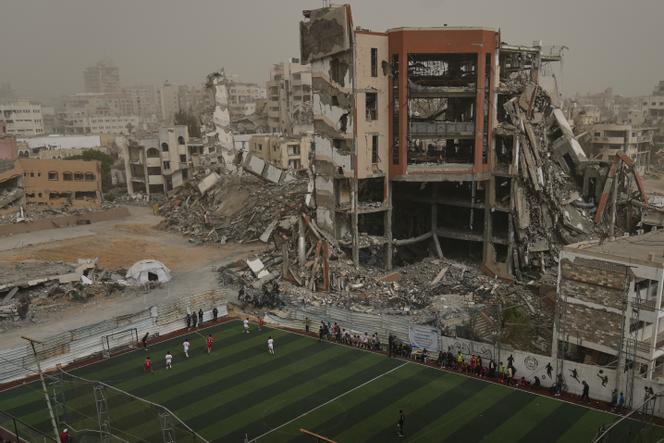 926075e1-72f9-4523-ba21-e76c845b1823 Suspension du Retrait d’une Photo de Gaza à Deauville