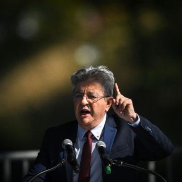 93c2cc02-3892-4787-aed0-a2964edd18c7 Jean-Luc Mélenchon Critique le Projet de Budget 2027 du Gouvernement Lecornu